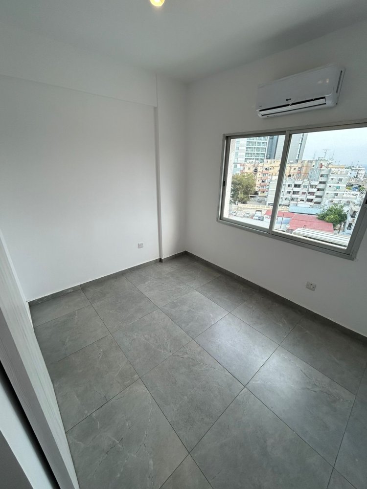 2 bedrooms Apartment in Larnaca, Larnaka, Cyprus No. 40316