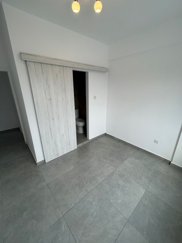 2 bedrooms Apartment in Larnaca, Larnaka, Cyprus No. 40316