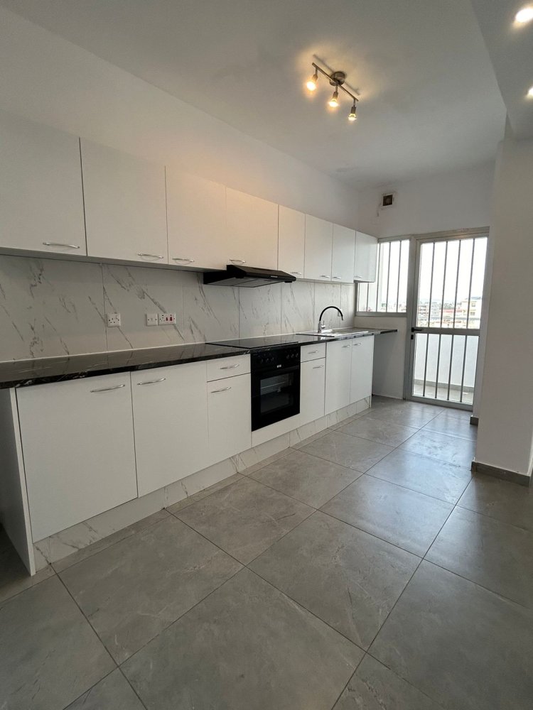 2 bedrooms Apartment in Larnaca, Larnaka, Cyprus No. 40316