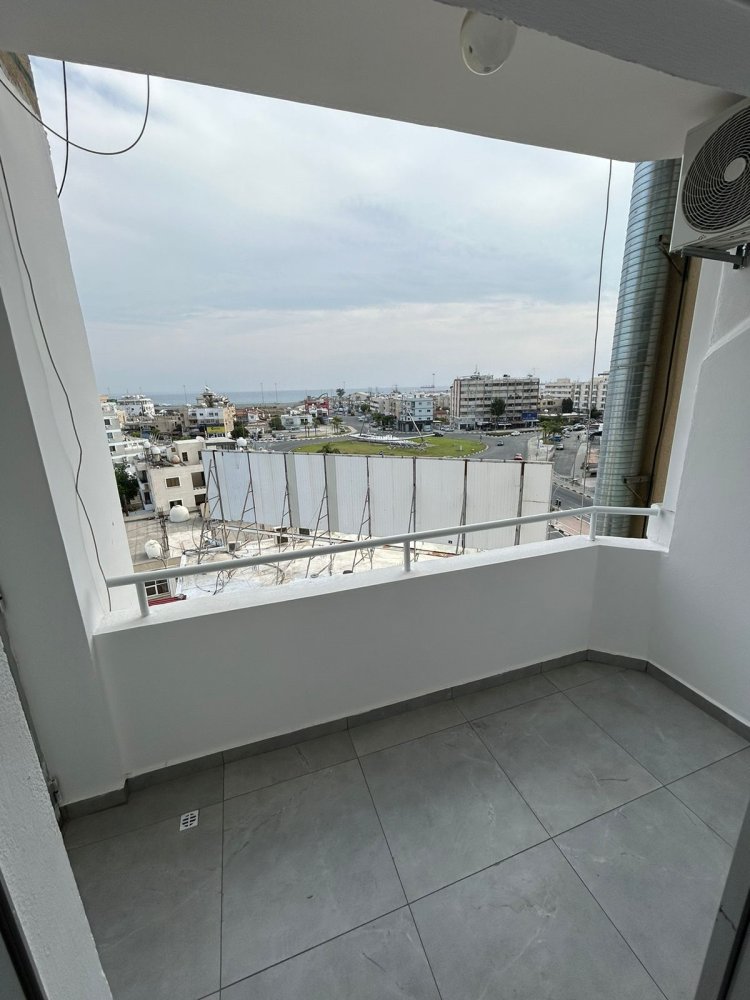2 bedrooms Apartment in Larnaca, Larnaka, Cyprus No. 40316