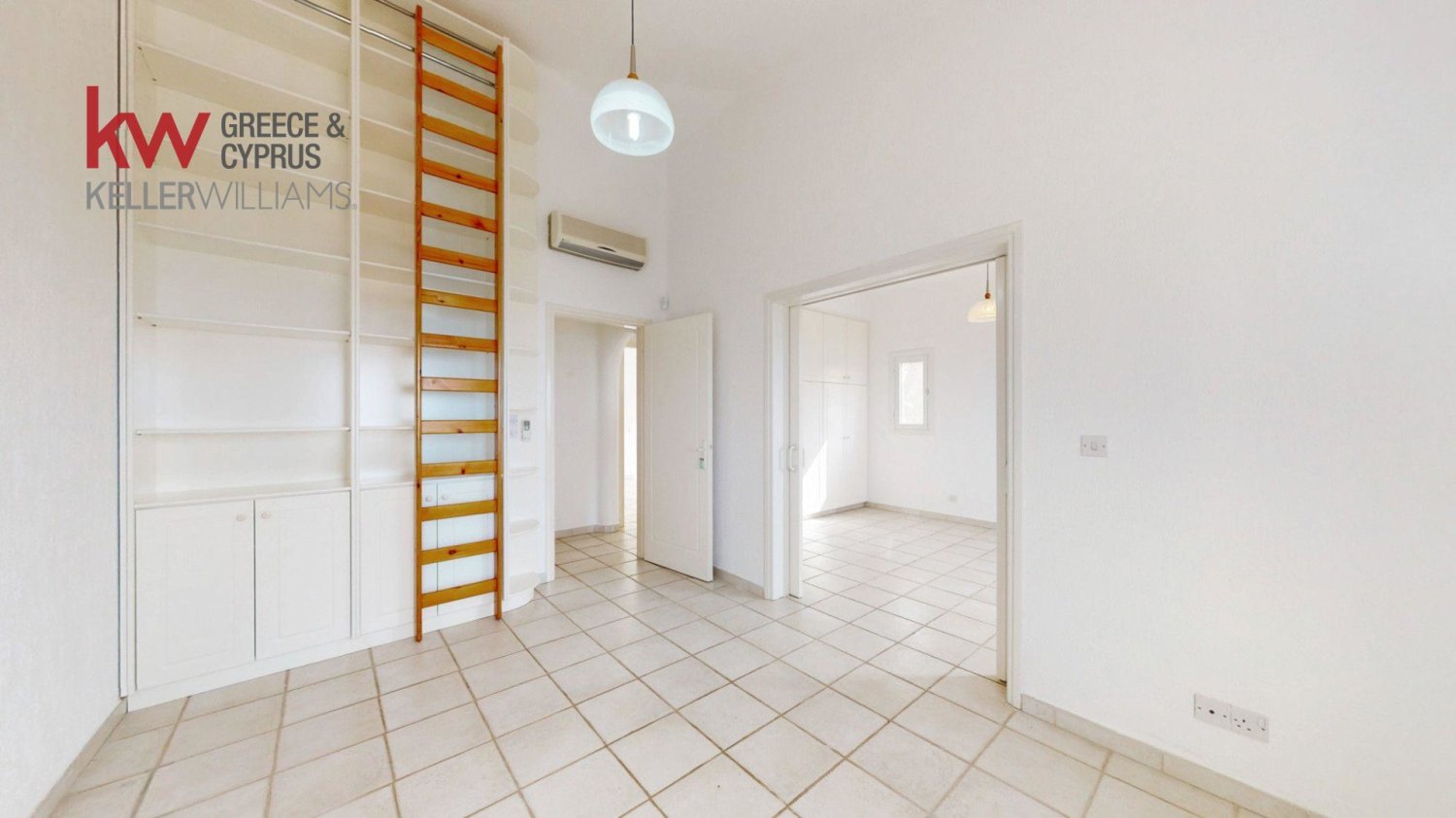 5 chambres Villa à Tala, Paphos, Chypre No. 60356