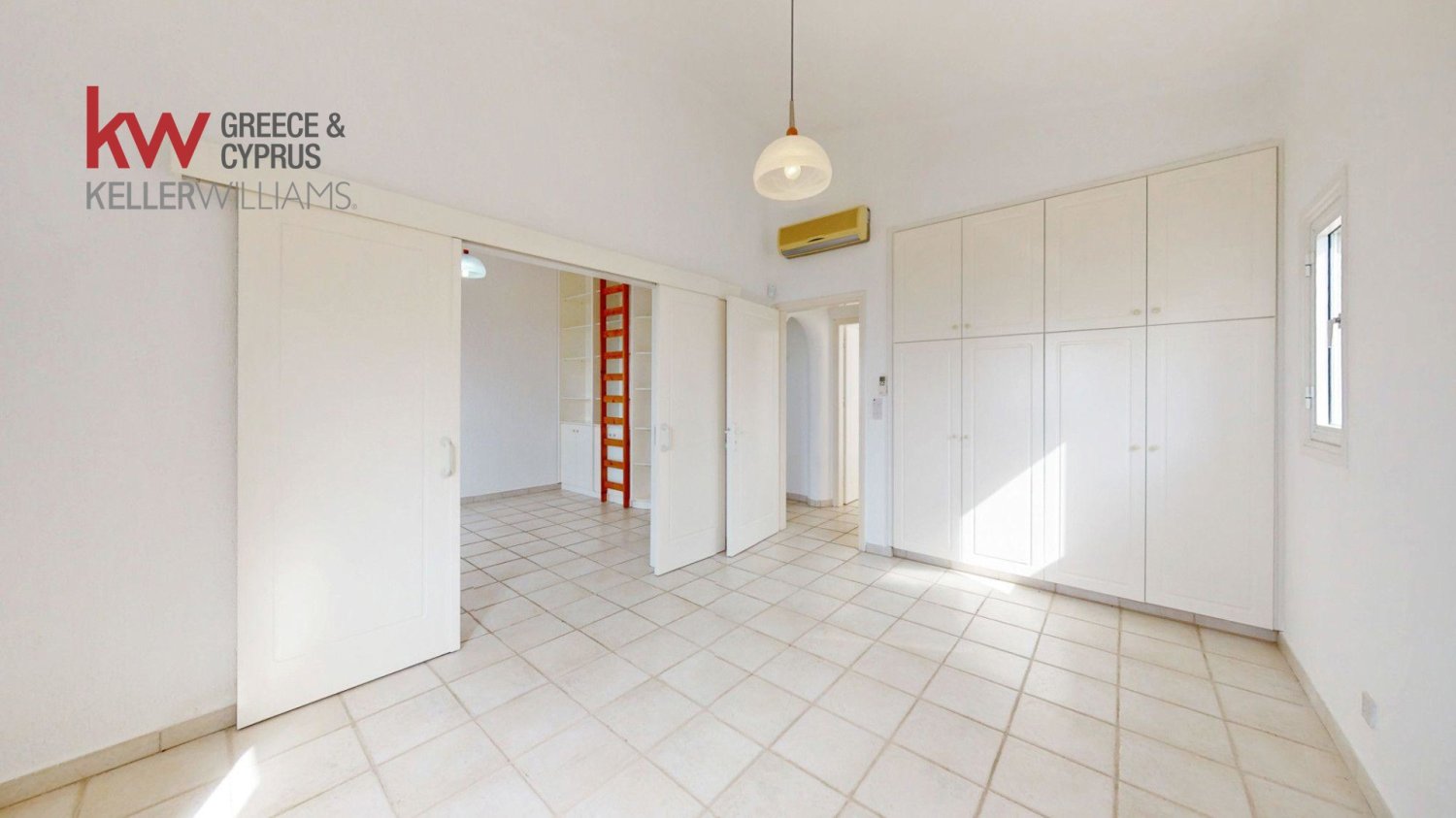 5 chambres Villa à Tala, Paphos, Chypre No. 60356