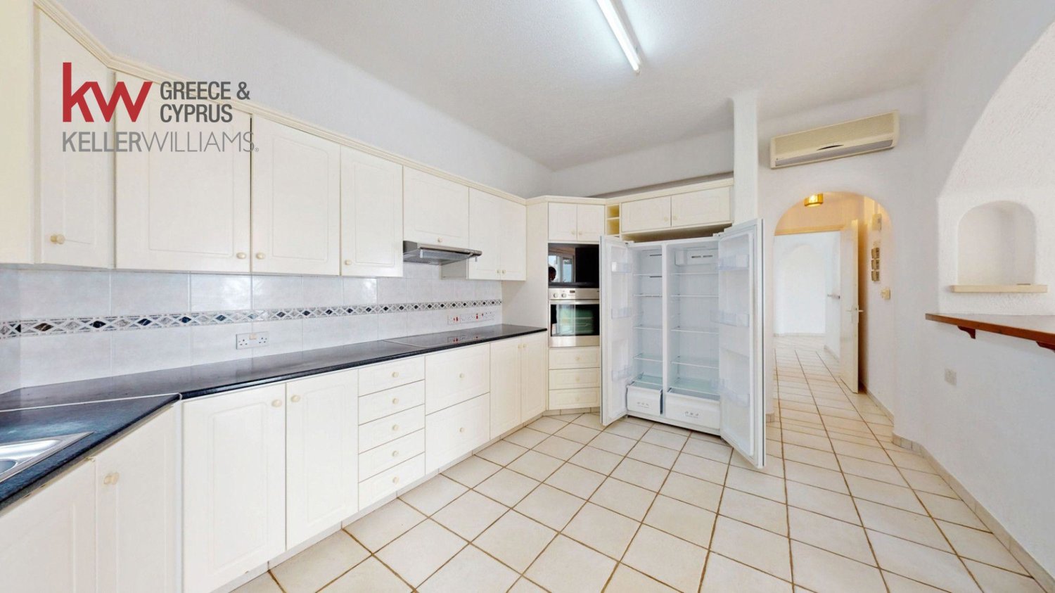 5 chambres Villa à Tala, Paphos, Chypre No. 60356