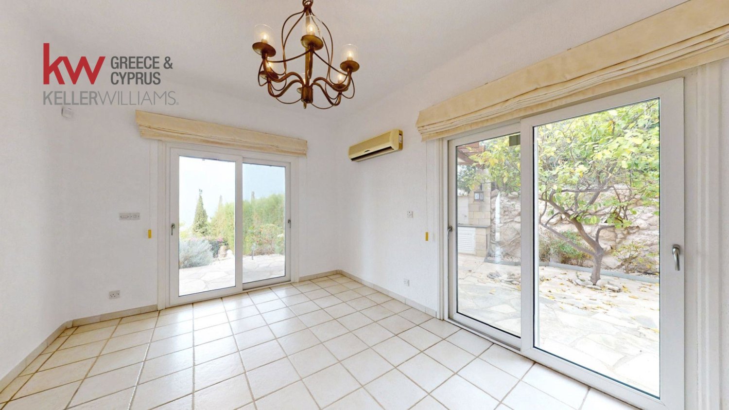 5 chambres Villa à Tala, Paphos, Chypre No. 60356