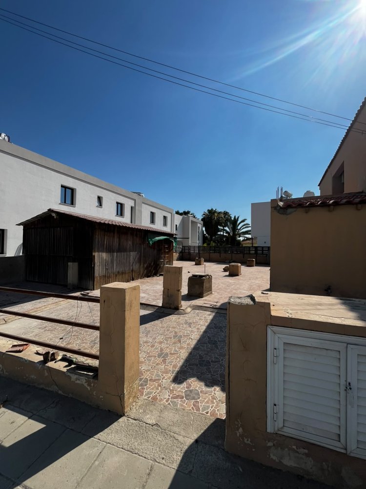 4 bedrooms Villa in Aradippou, Larnaka, Cyprus No. 62383