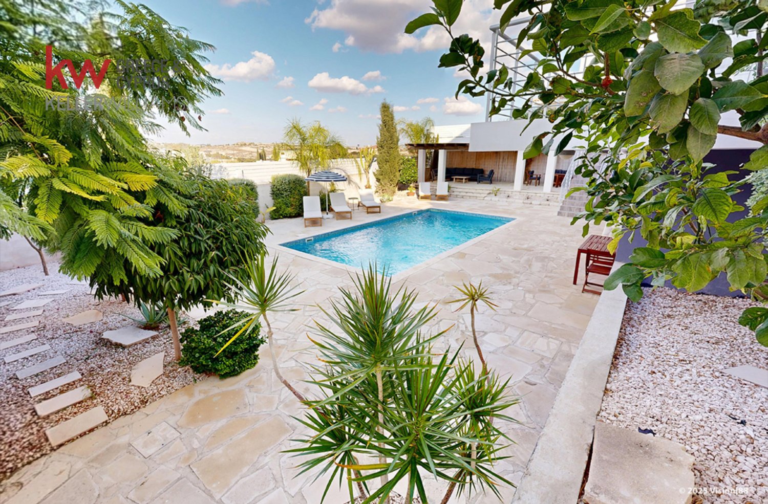 5 bedrooms Villa in Aradippou, Larnaka, Cyprus No. 39590