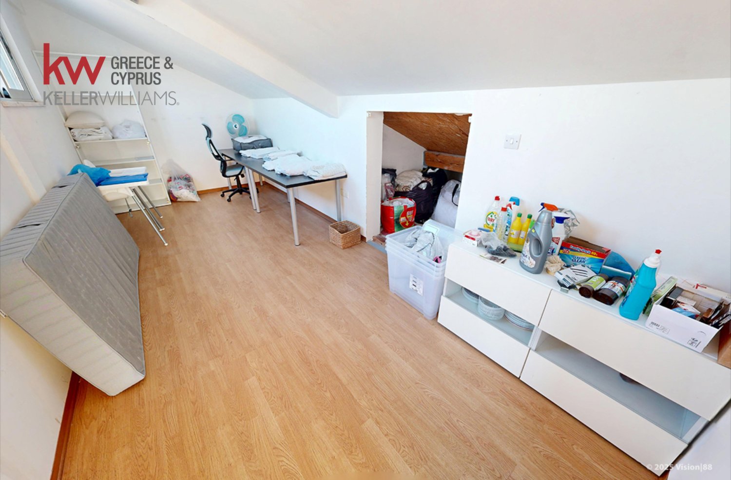 5 bedrooms Villa in Aradippou, Larnaka, Cyprus No. 39590