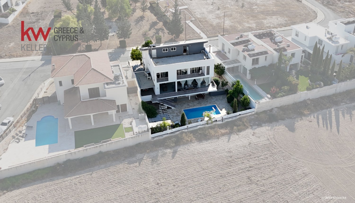 5 bedrooms Villa in Aradippou, Larnaka, Cyprus No. 39590