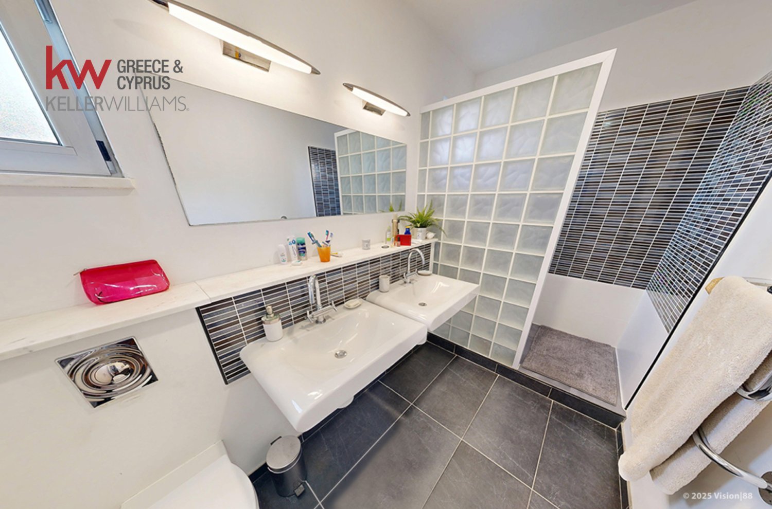 5 bedrooms Villa in Aradippou, Larnaka, Cyprus No. 39590