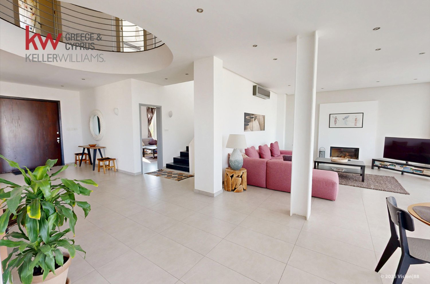 5 bedrooms Villa in Aradippou, Larnaka, Cyprus No. 39590