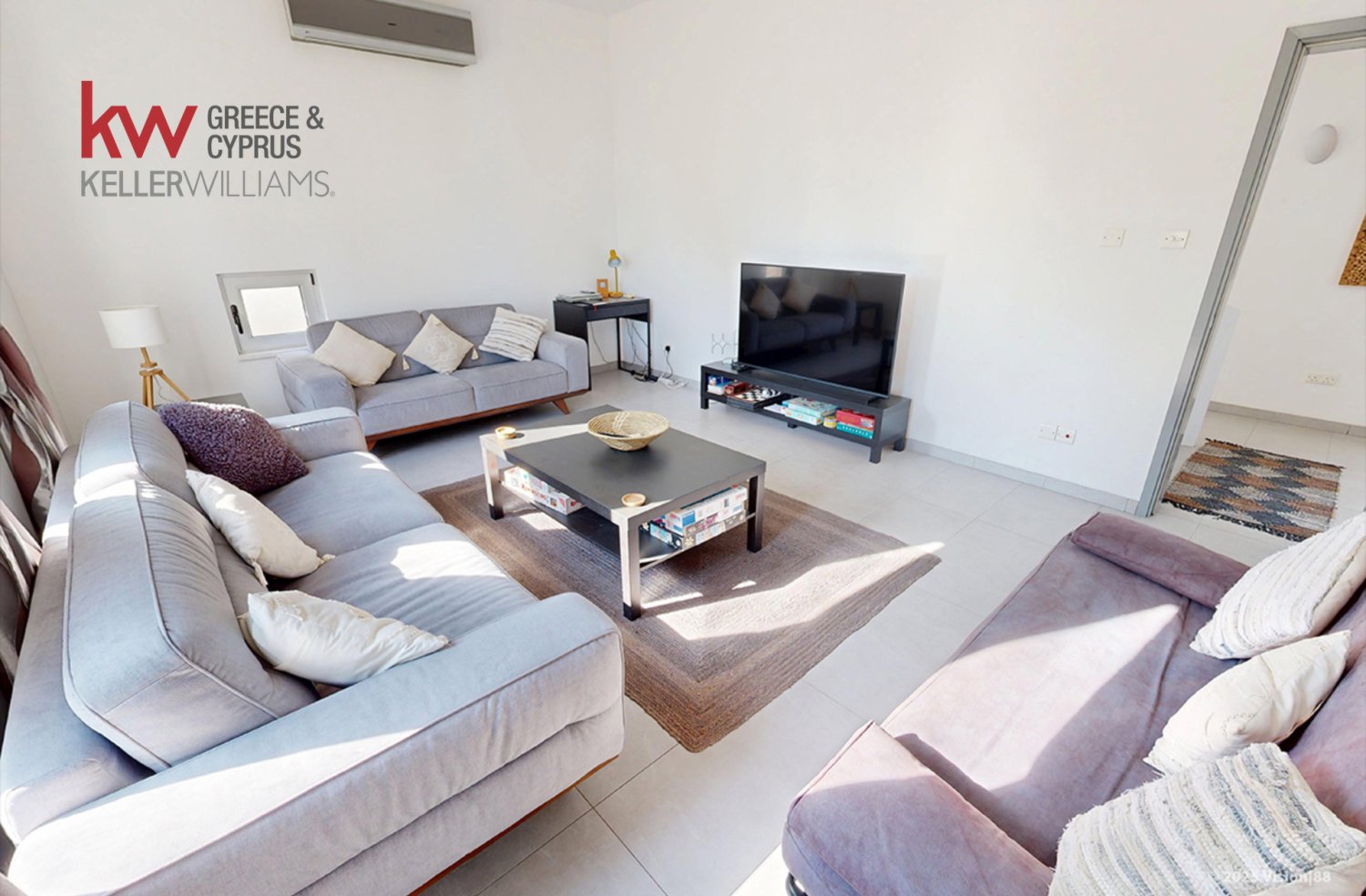 5 bedrooms Villa in Aradippou, Larnaka, Cyprus No. 39590