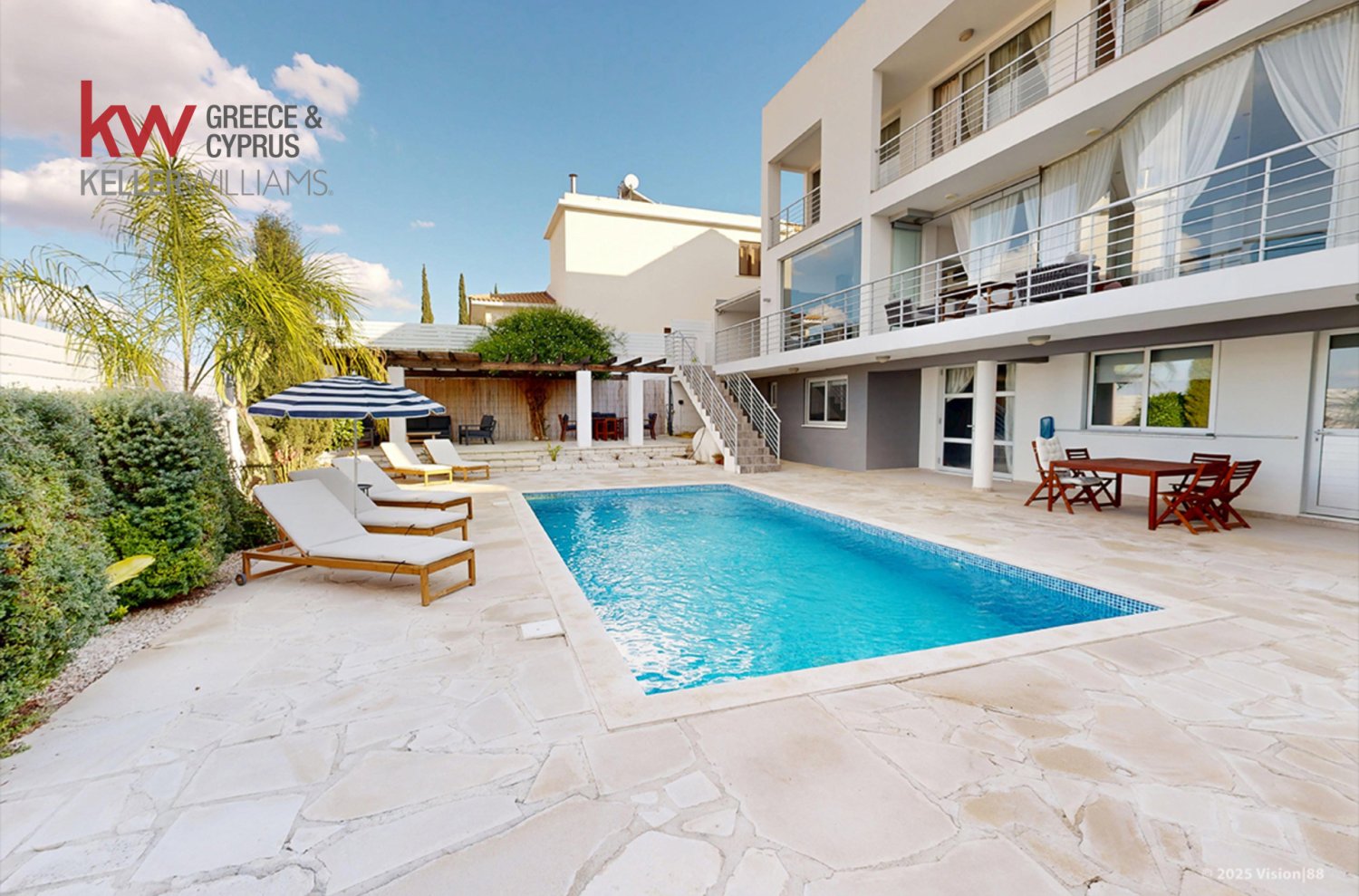 5 bedrooms Villa in Aradippou, Larnaka, Cyprus No. 39590