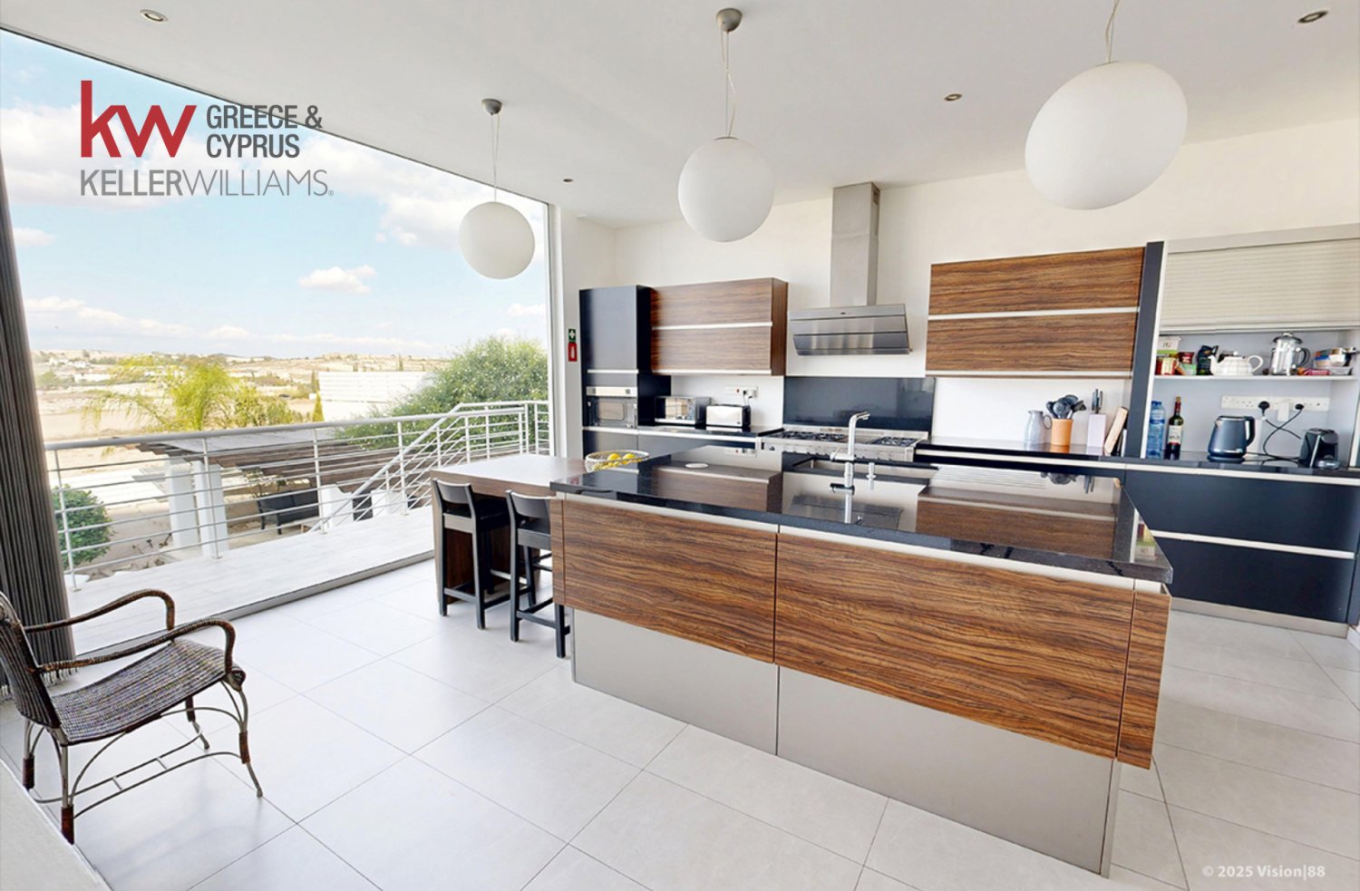 5 bedrooms Villa in Aradippou, Larnaka, Cyprus No. 39590