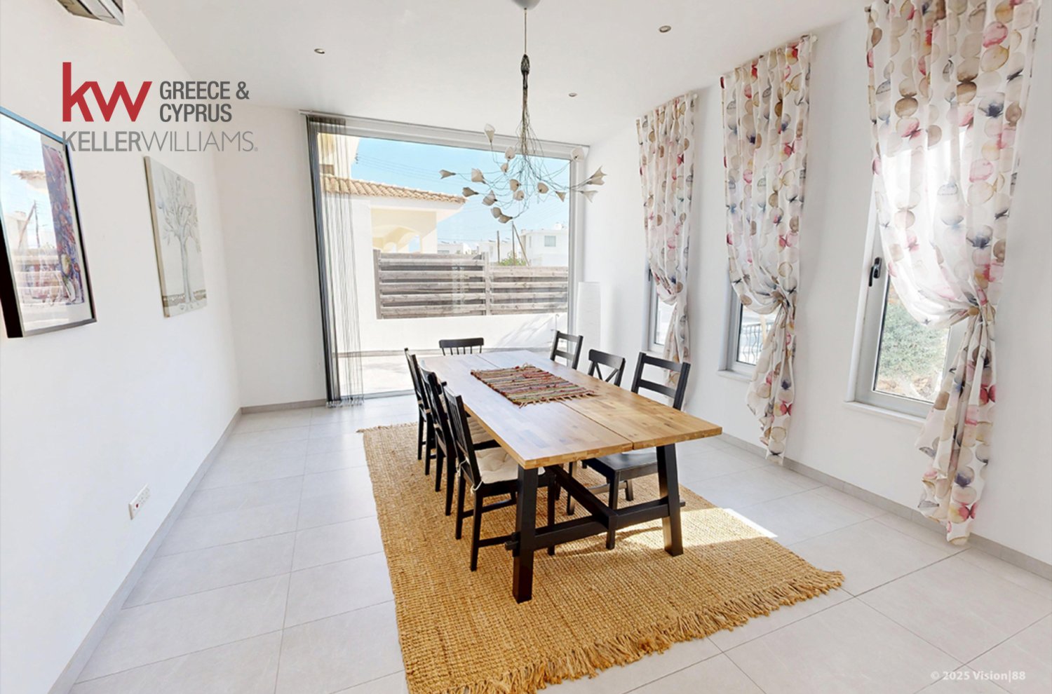 5 bedrooms Villa in Aradippou, Larnaka, Cyprus No. 39590
