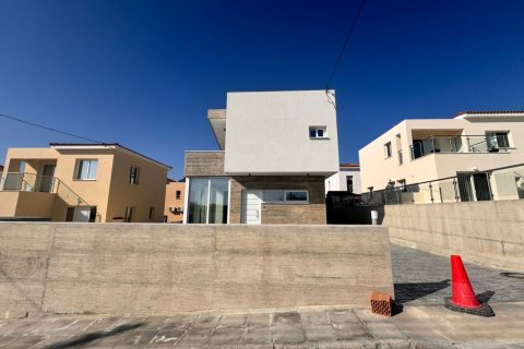 Вилла с 3 спальнями в Тала, Пафос, Кипр № 61317