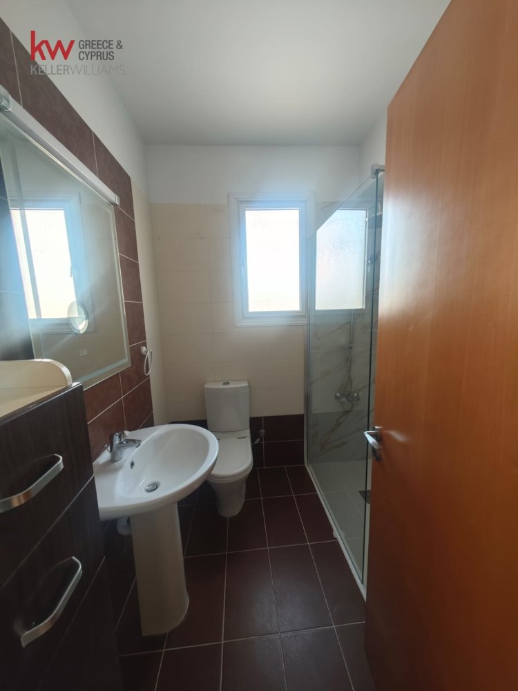 2 bedrooms Apartment in Larnaca, Larnaka, Cyprus No. 39763