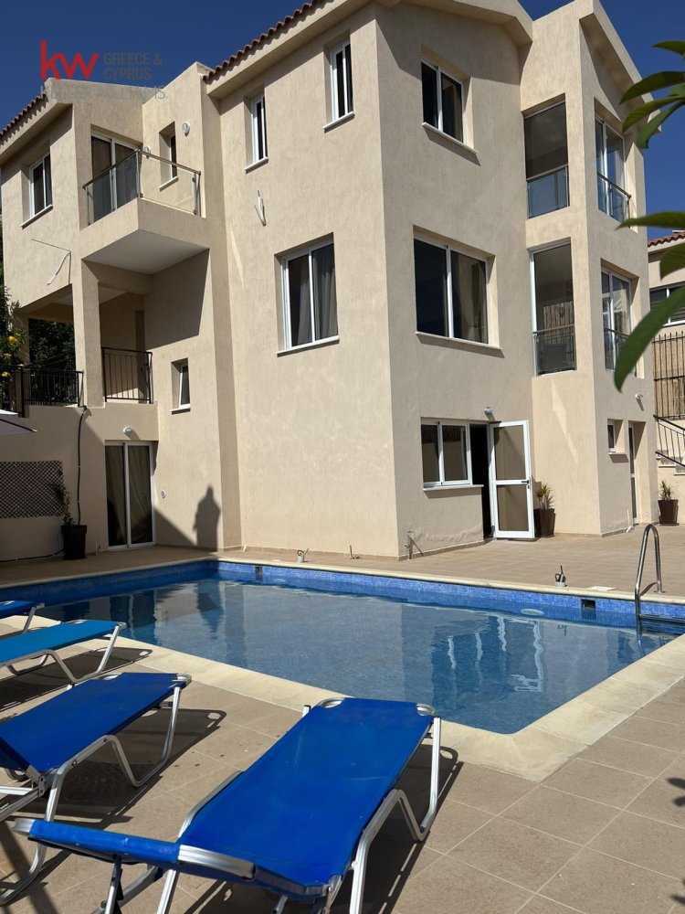 6 bedrooms Villa in Pegeia, Paphos, Cyprus No. 59895