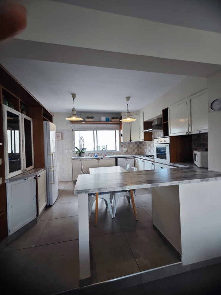 3 bedrooms Apartment in Germasogeia, Limassol, Cyprus No. 62800