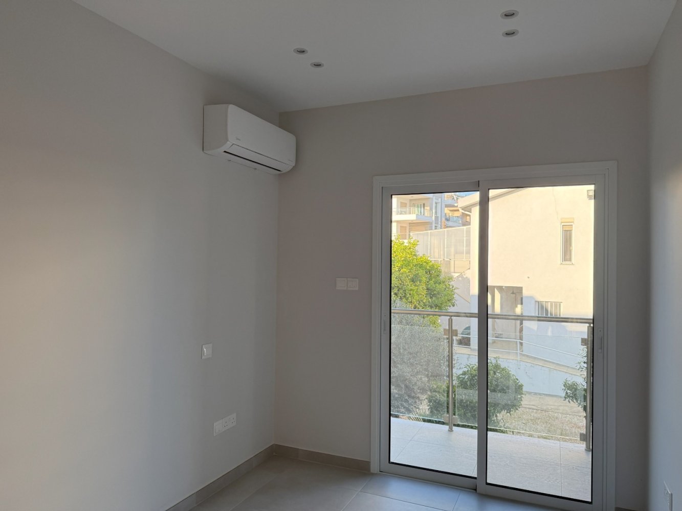 250m2 Oficina en Limassol, Chipre No. 60931