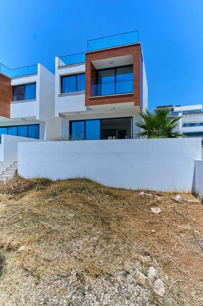 3 bedrooms Villa in Agios Athanasios, Limassol, Cyprus No. 62038