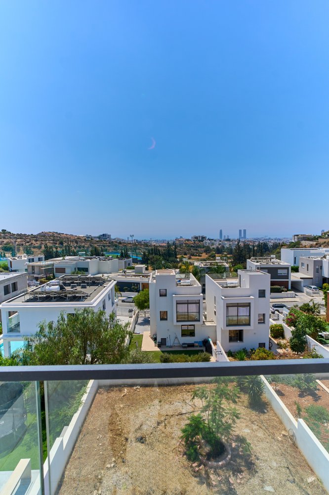 3 bedrooms Villa in Agios Athanasios, Limassol, Cyprus No. 62038