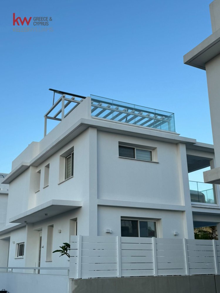 3 bedrooms Villa in Pervolia, Larnaka, Cyprus No. 40026