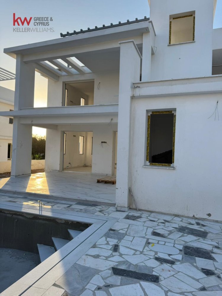 3 bedrooms Villa in Pervolia, Larnaka, Cyprus No. 40026