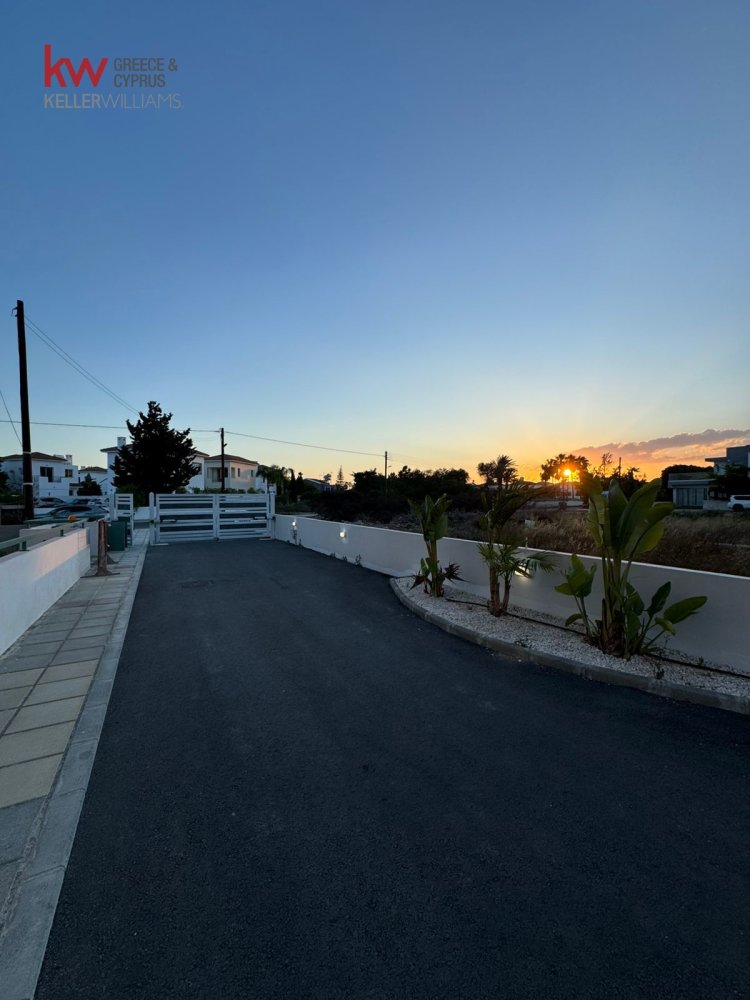 3 bedrooms Villa in Pervolia, Larnaka, Cyprus No. 40026