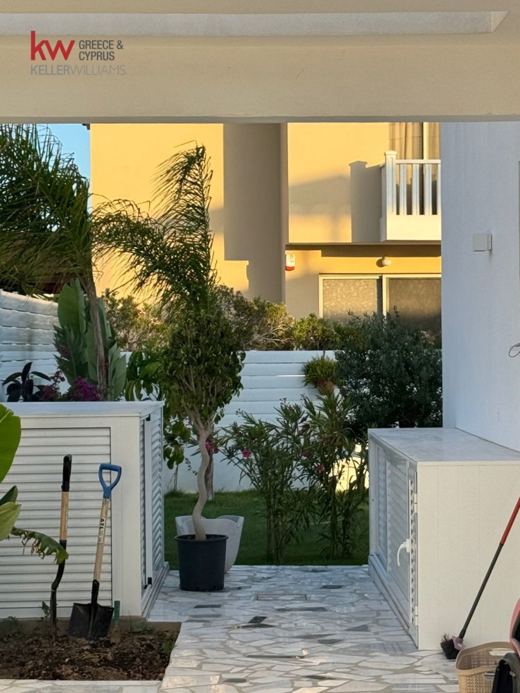 3 bedrooms Villa in Pervolia, Larnaka, Cyprus No. 40026