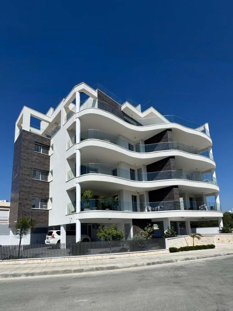 2 bedrooms Apartment in Germasogeia, Limassol, Cyprus No. 62156