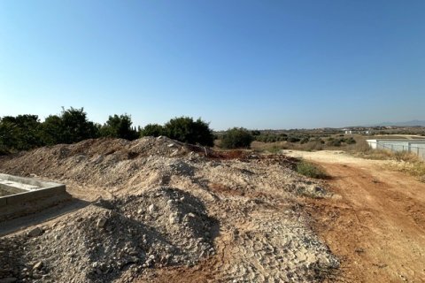 Земельный участок 815м2 в Лакатамия, Никосия, Кипр № 40074