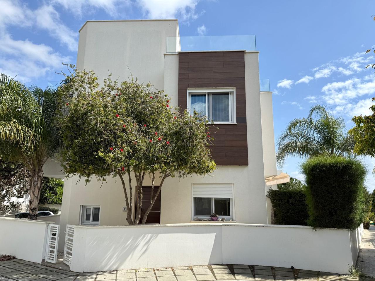 3 bedrooms Townhouse in Mouttagiaka, Limassol, Cyprus No. 62200