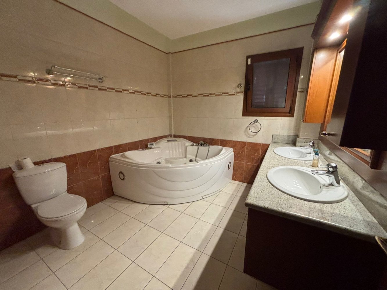 4 bedrooms Apartment in Paphos, Cyprus No. 61094