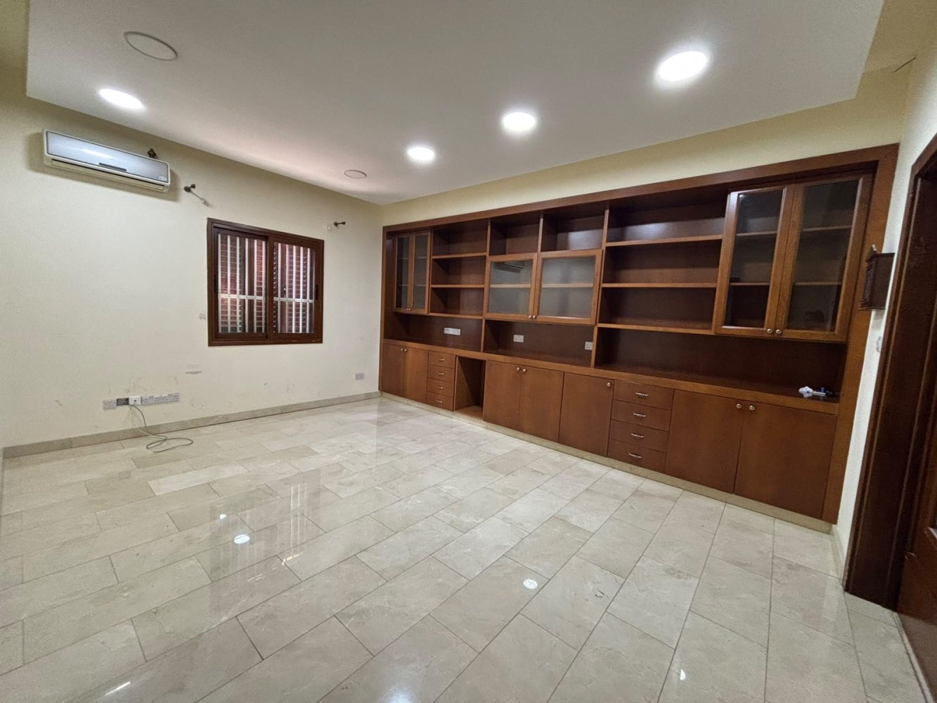 4 bedrooms Apartment in Paphos, Cyprus No. 61094