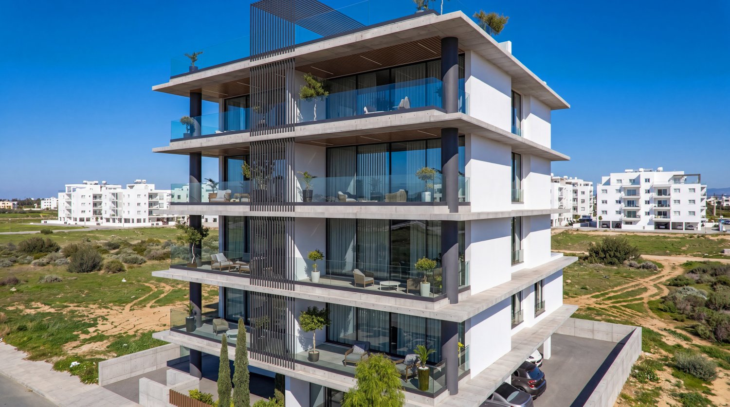 2 bedrooms Apartment in Larnaca, Larnaka, Cyprus No. 63052