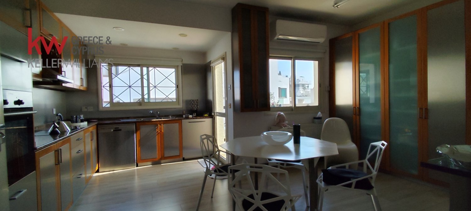 3 bedrooms Apartment in Nicosia, Cyprus No. 39999
