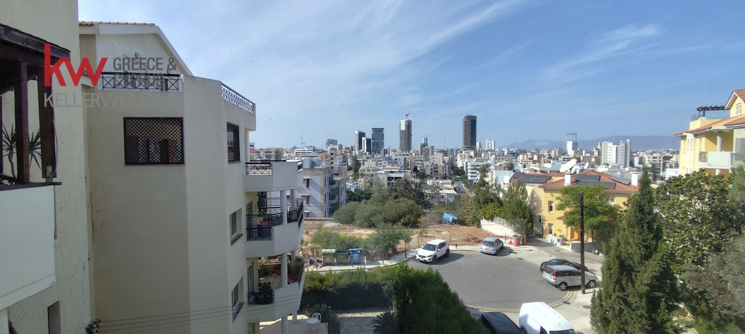 3 bedrooms Apartment in Nicosia, Cyprus No. 39999