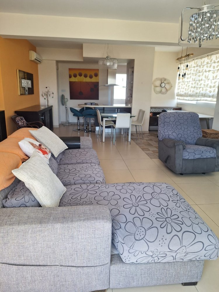 4 bedrooms Apartment in Strovolos, Nicosia, Cyprus No. 61612