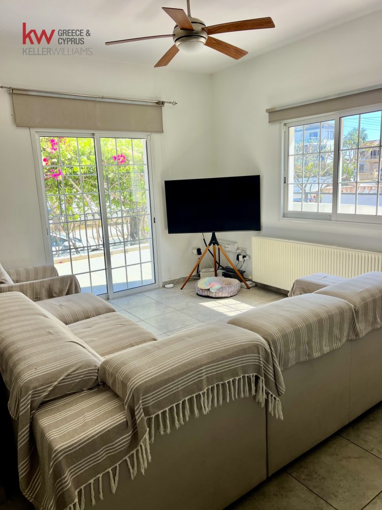 5 bedrooms Villa in Oroklini, Larnaka, Cyprus No. 51821