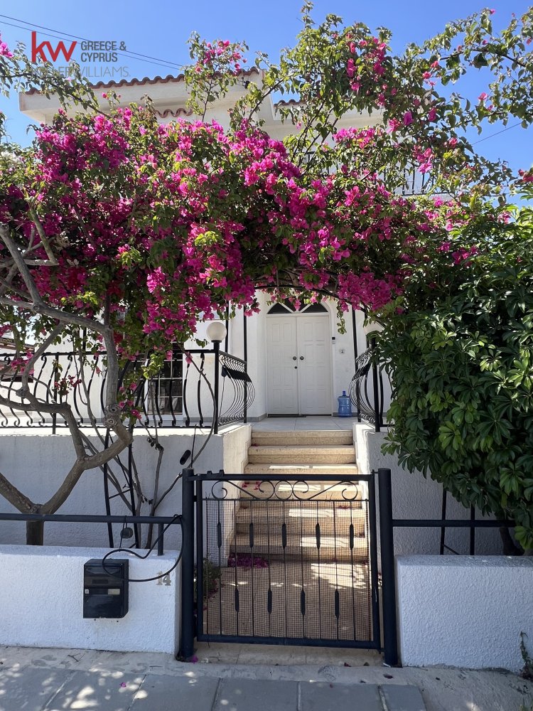 5 bedrooms Villa in Oroklini, Larnaka, Cyprus No. 51821