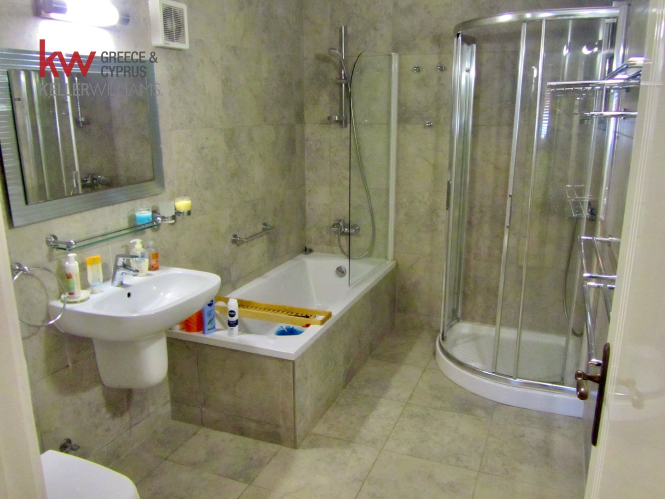 5 bedrooms Villa in Oroklini, Larnaka, Cyprus No. 51821