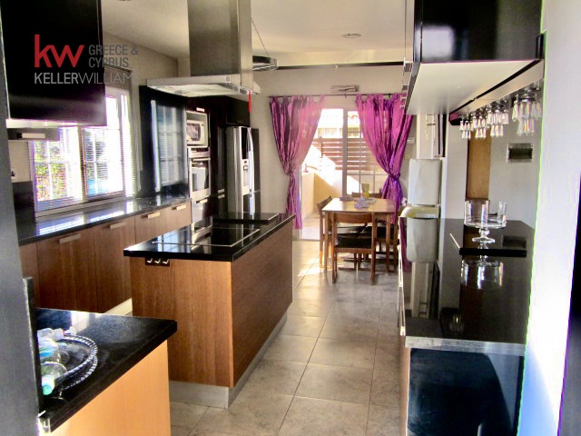 5 bedrooms Villa in Oroklini, Larnaka, Cyprus No. 51821