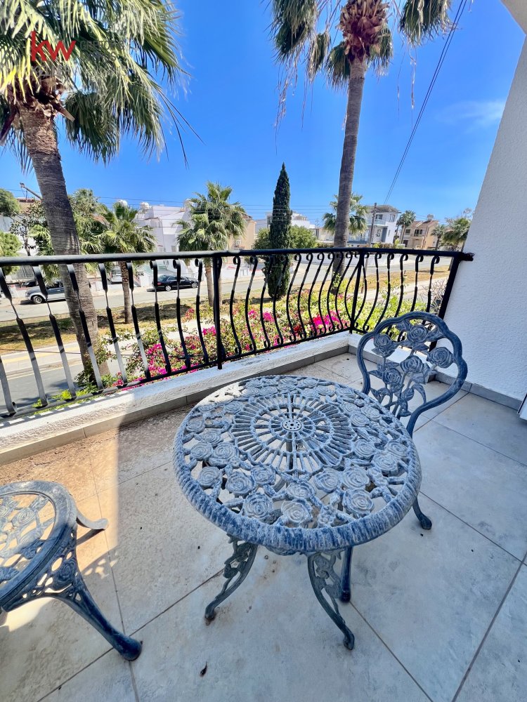 5 bedrooms Villa in Oroklini, Larnaka, Cyprus No. 51821