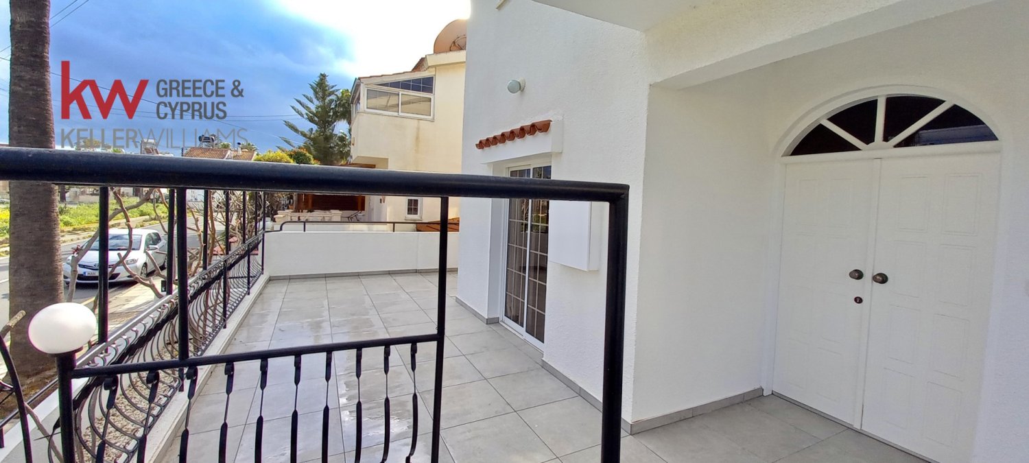 5 bedrooms Villa in Oroklini, Larnaka, Cyprus No. 51821