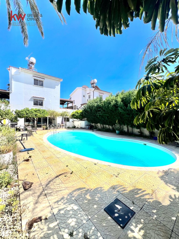 5 bedrooms Villa in Oroklini, Larnaka, Cyprus No. 51821