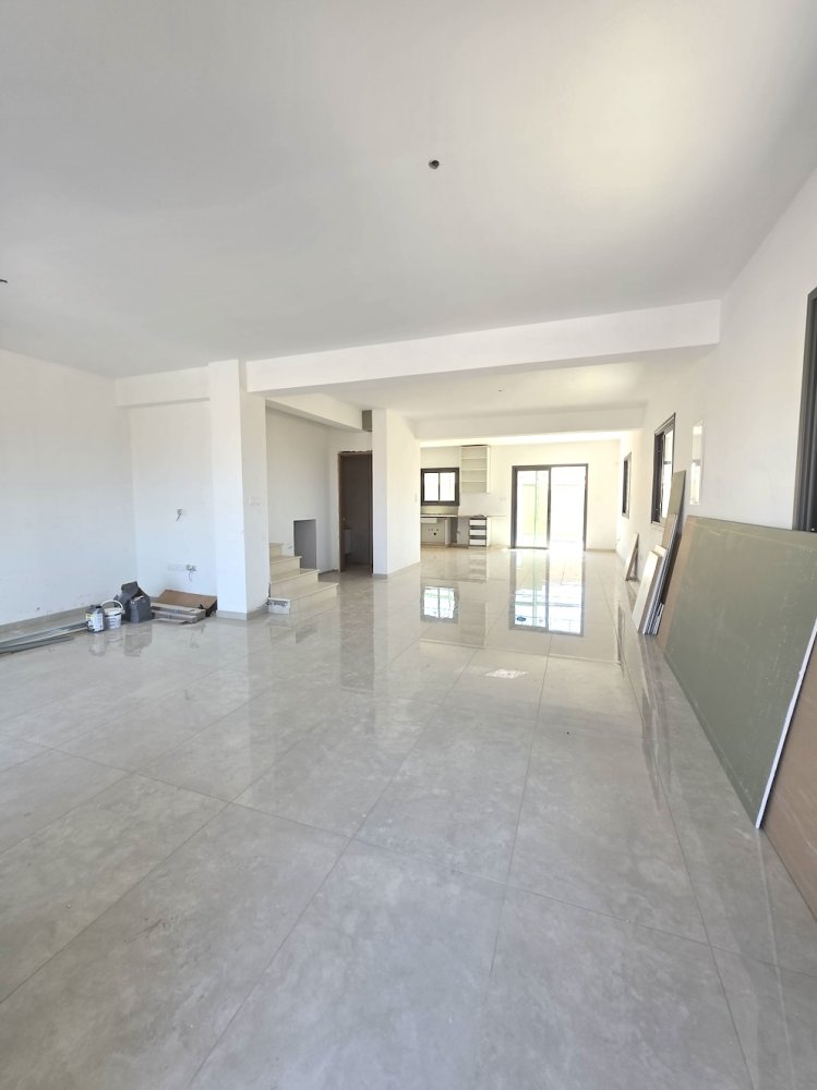 4 bedrooms Townhouse in Ypsonas, Limassol, Cyprus No. 62338