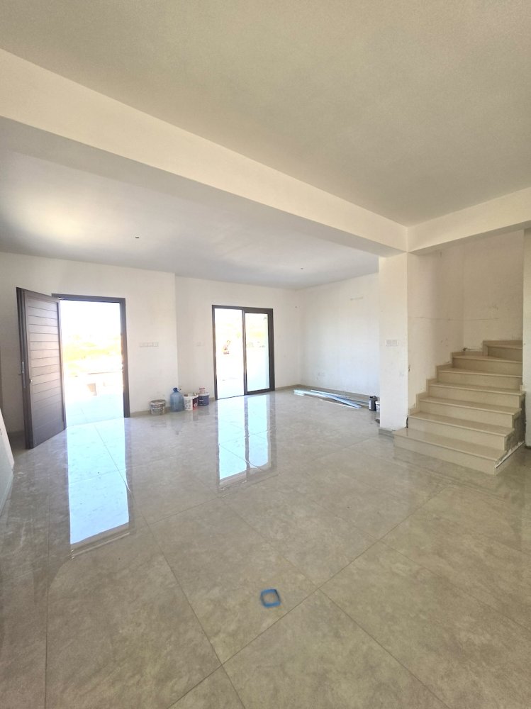 4 bedrooms Townhouse in Ypsonas, Limassol, Cyprus No. 62338