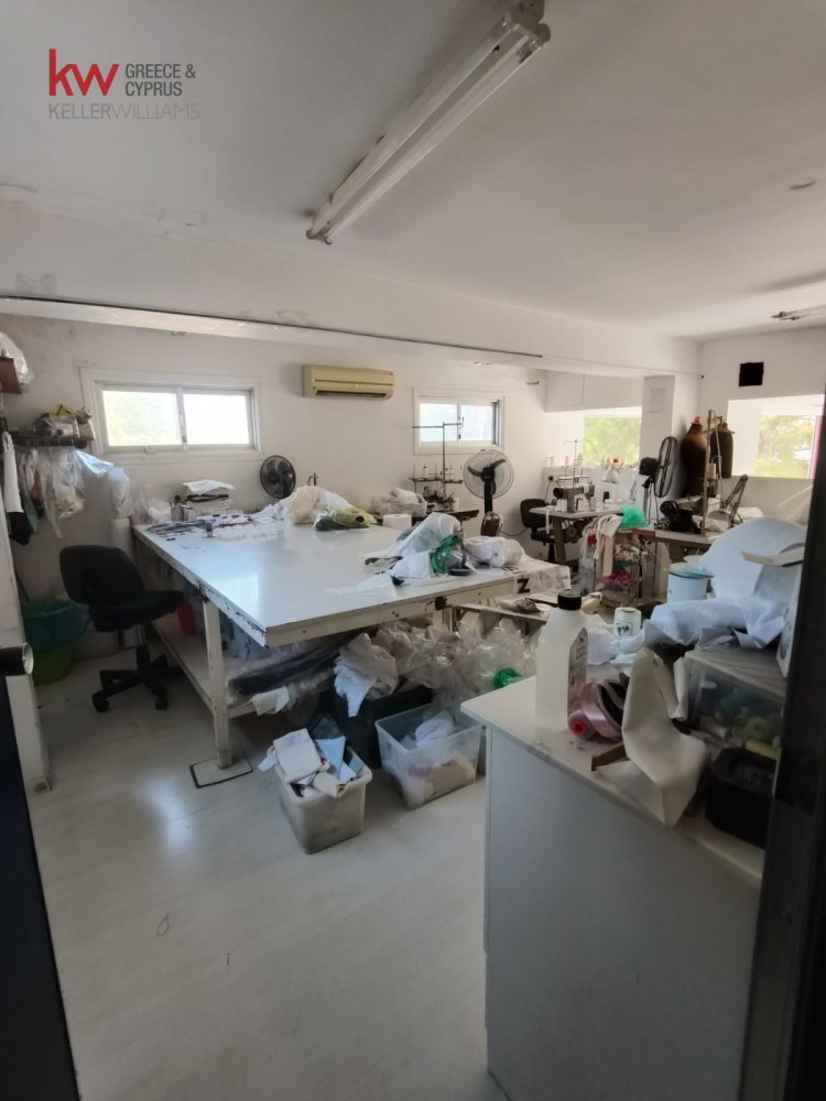 1 room Commercial property in Larnaca, Larnaka, Cyprus No. 39830