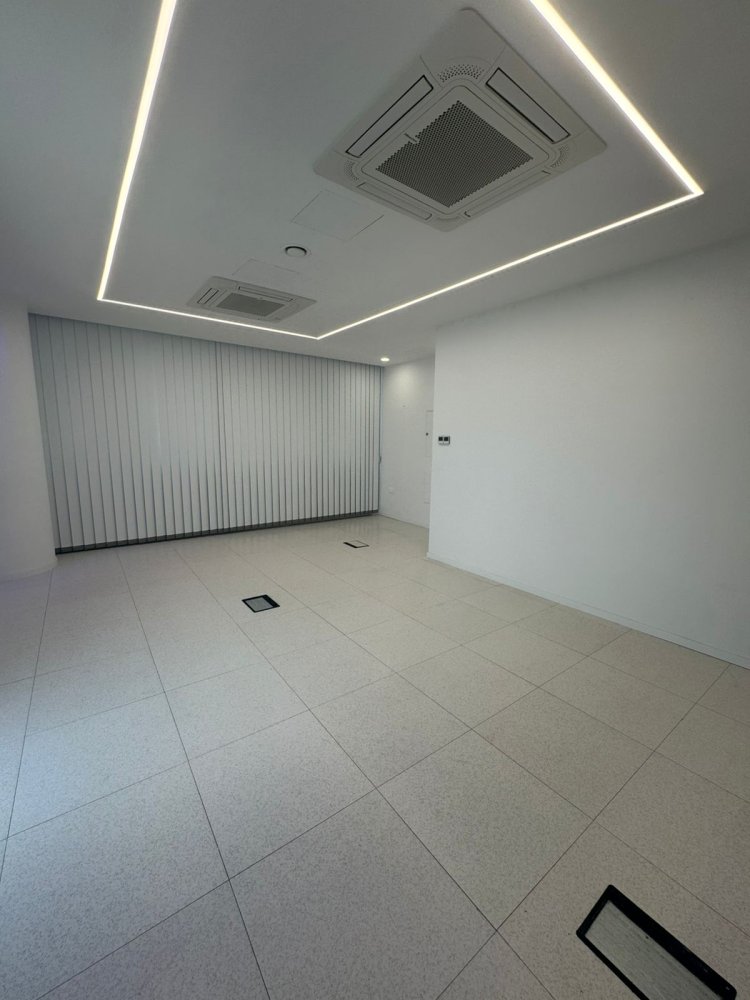 190m2 Local comercial en Omonoia, Limassol, Chipre No. 60933