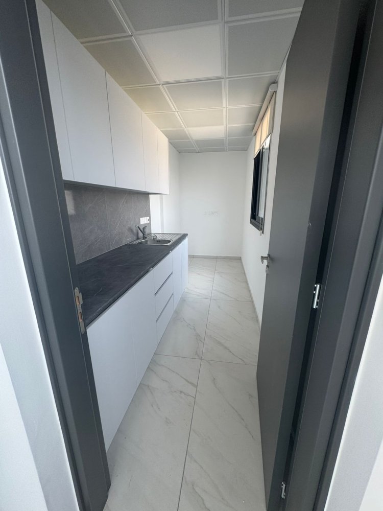 190m2 Local comercial en Omonoia, Limassol, Chipre No. 60933